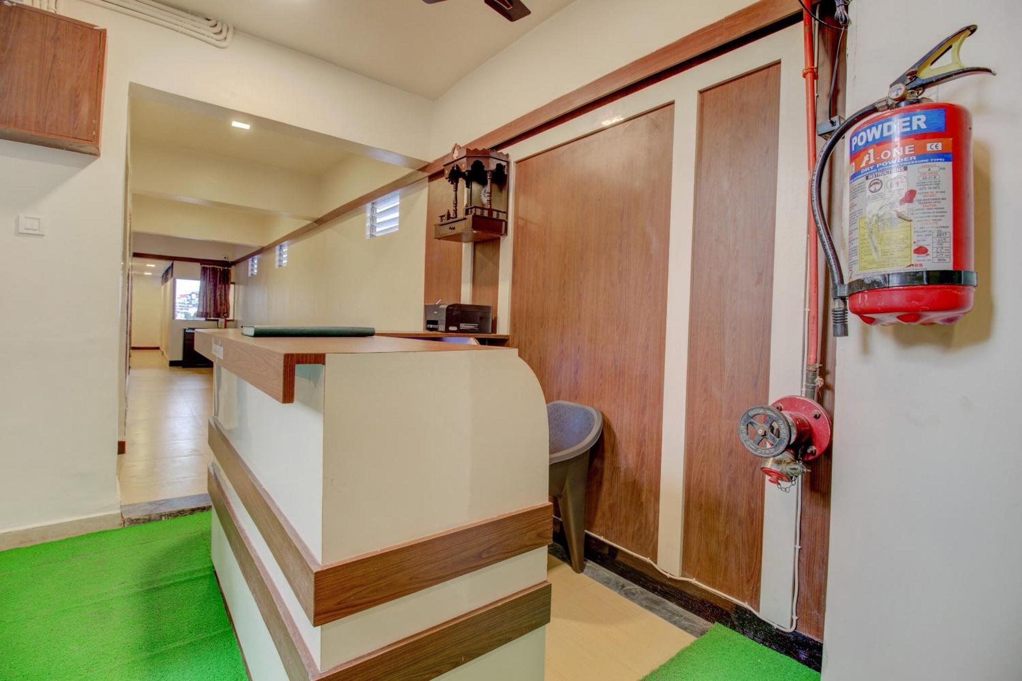 Hotel Della Comfort Near Ambreshwar Shiv Mandir, Ambernath Amarnath Екстер'єр фото