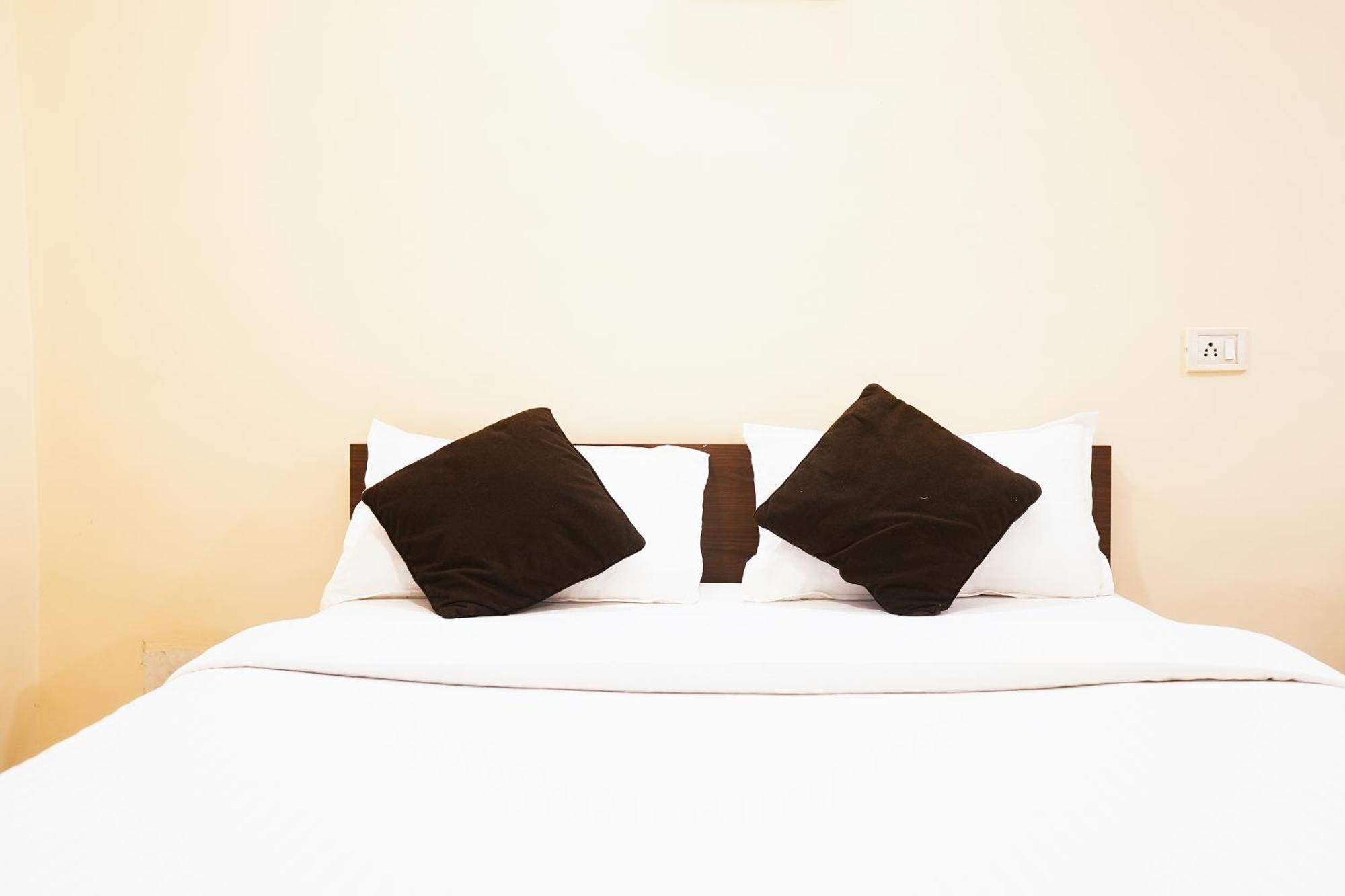 Hotel Della Comfort Near Ambreshwar Shiv Mandir, Ambernath Amarnath Екстер'єр фото