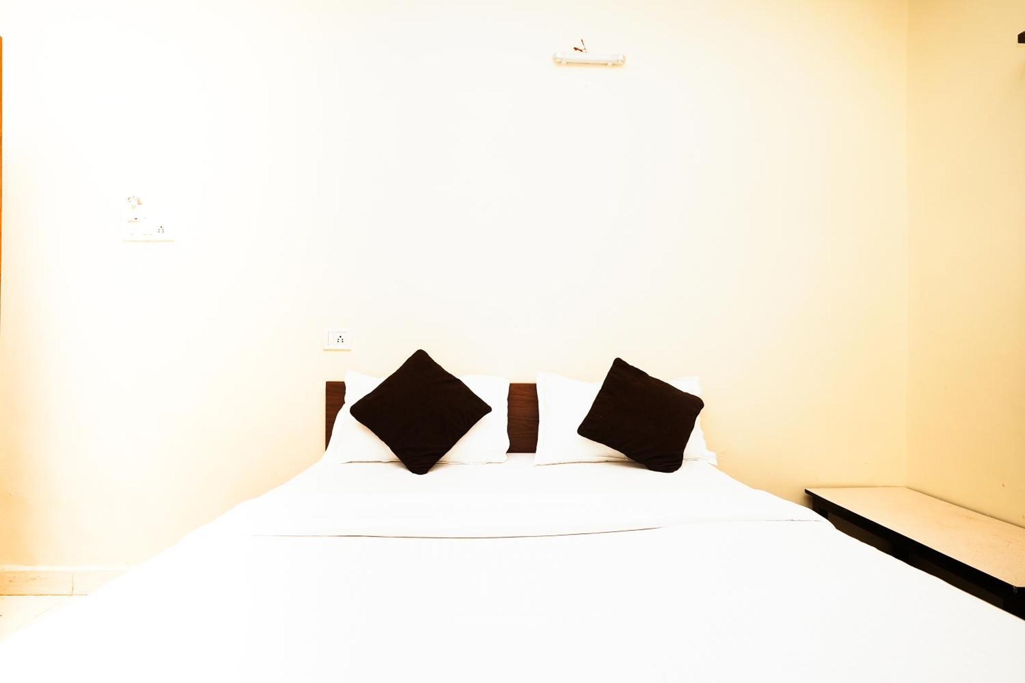 Hotel Della Comfort Near Ambreshwar Shiv Mandir, Ambernath Amarnath Екстер'єр фото