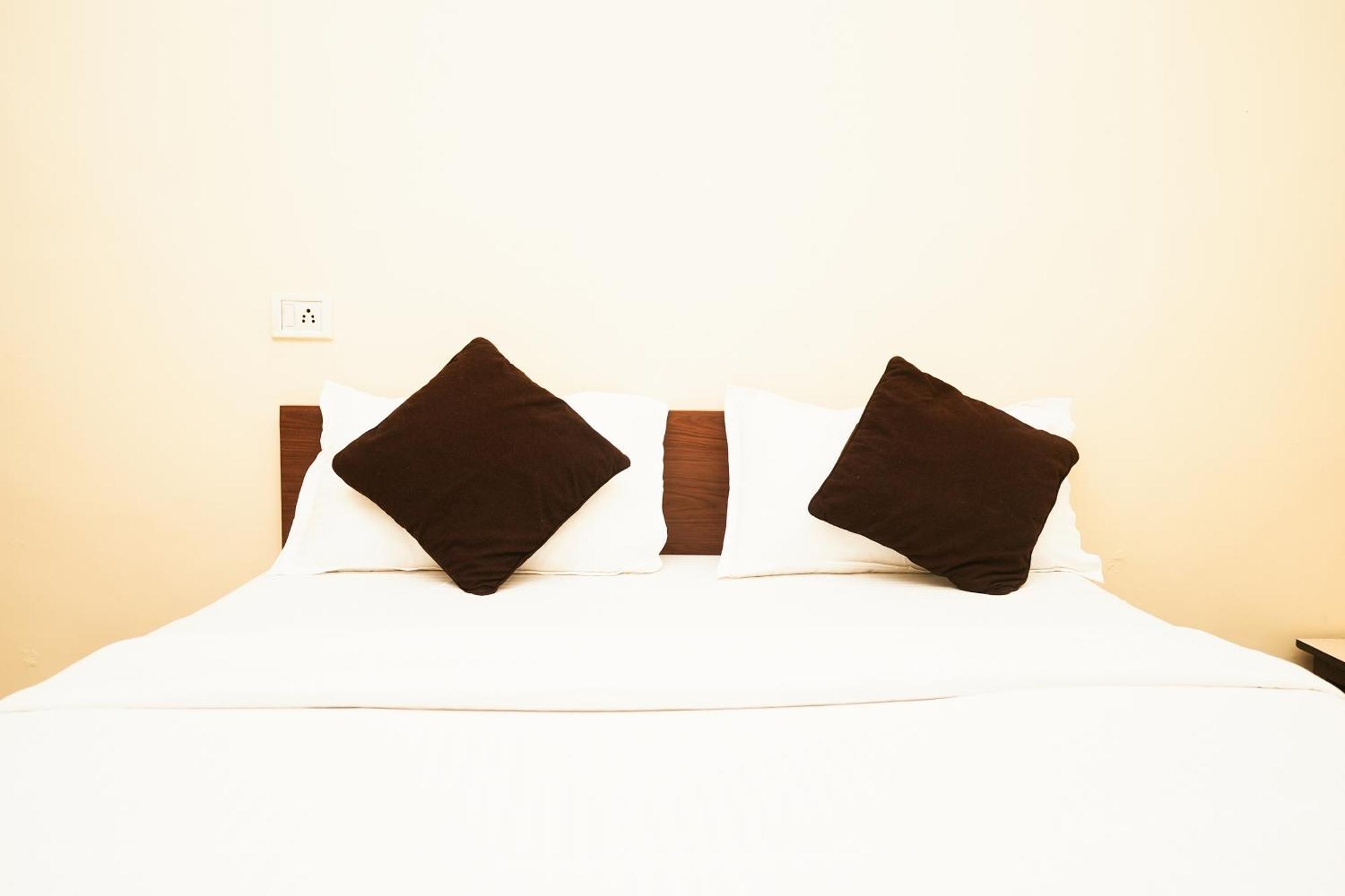 Hotel Della Comfort Near Ambreshwar Shiv Mandir, Ambernath Amarnath Екстер'єр фото