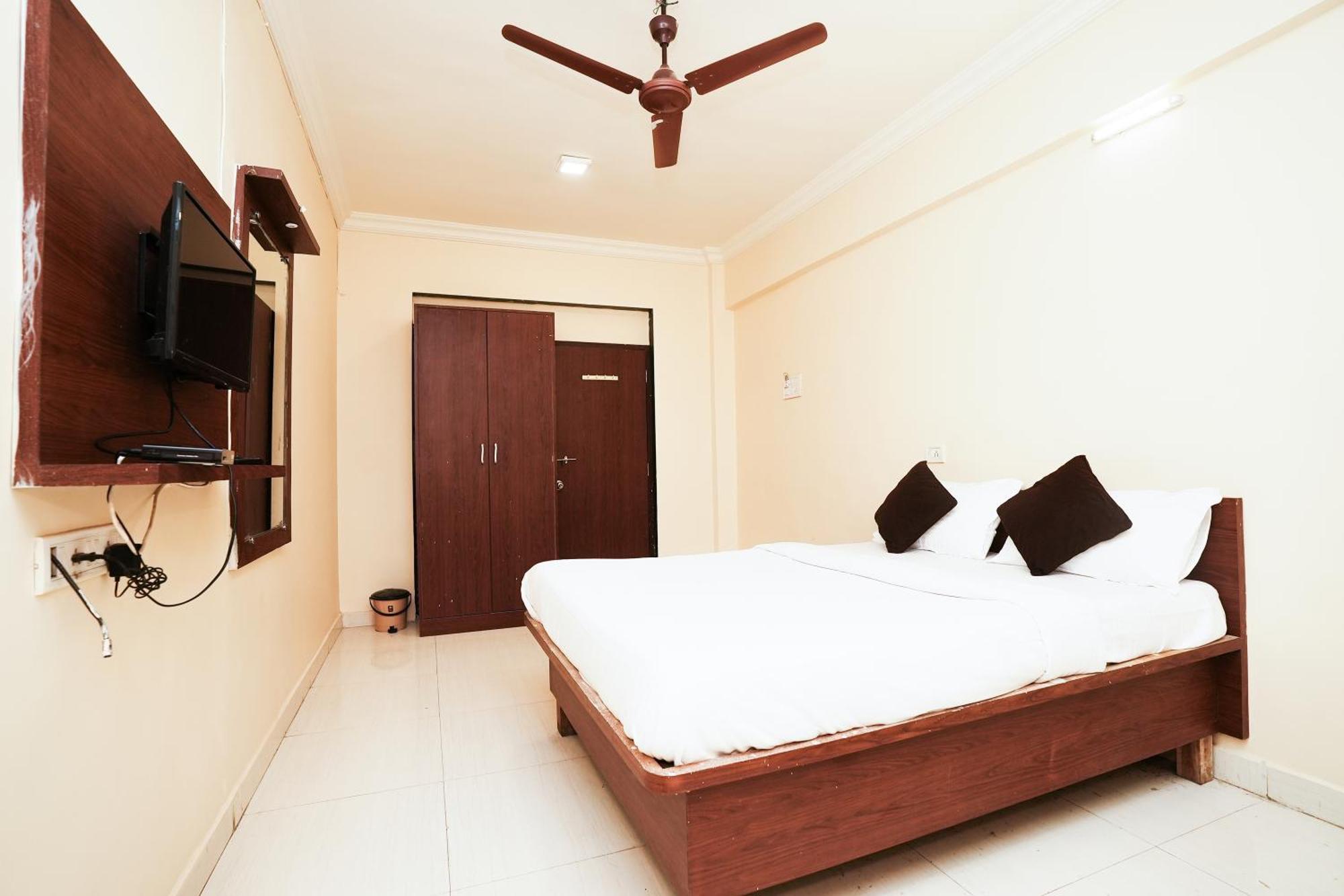 Hotel Della Comfort Near Ambreshwar Shiv Mandir, Ambernath Amarnath Екстер'єр фото