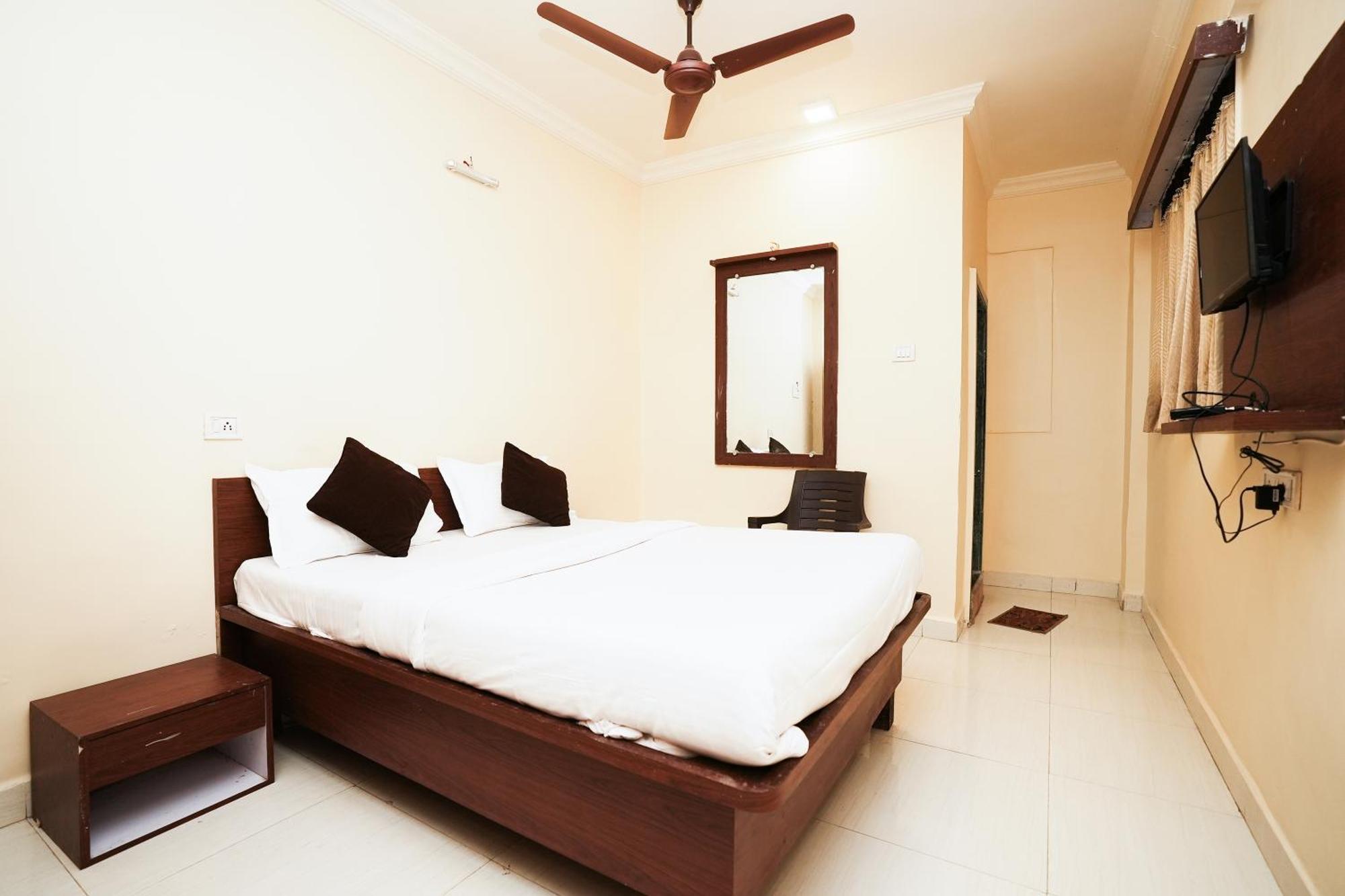 Hotel Della Comfort Near Ambreshwar Shiv Mandir, Ambernath Amarnath Екстер'єр фото