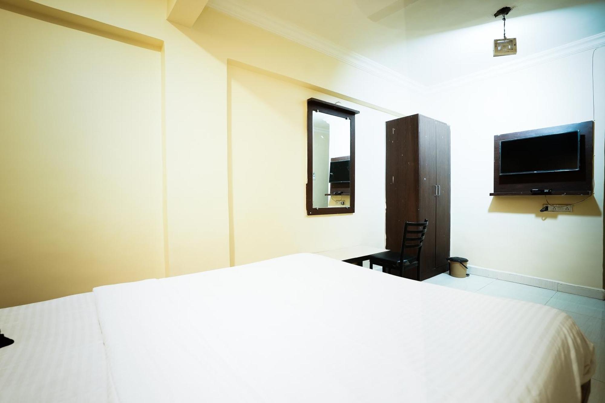 Hotel Della Comfort Near Ambreshwar Shiv Mandir, Ambernath Amarnath Екстер'єр фото