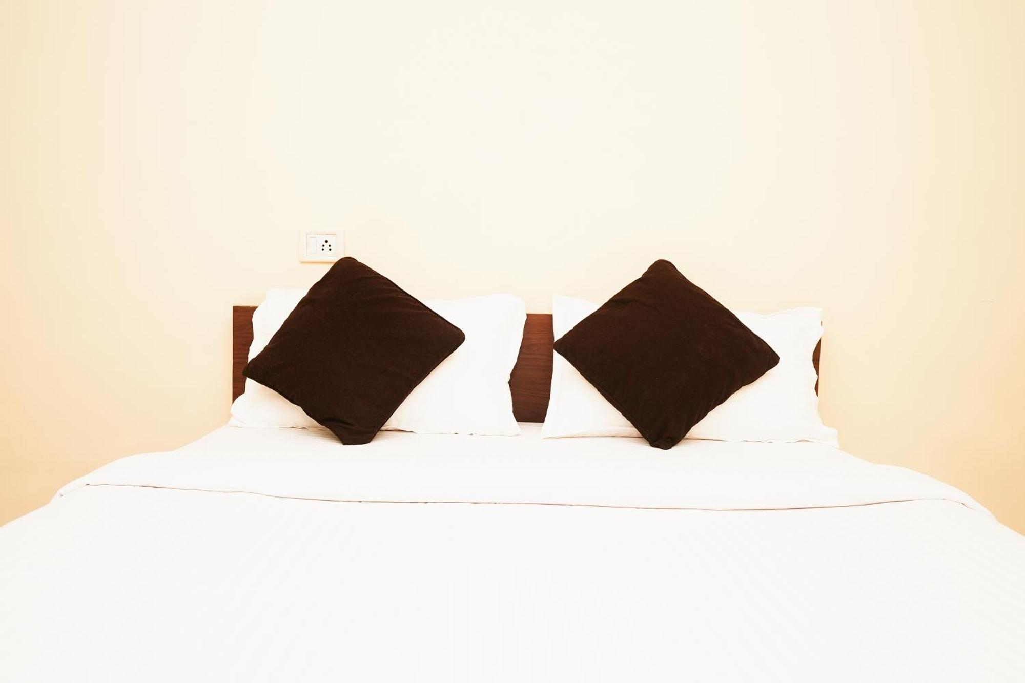 Hotel Della Comfort Near Ambreshwar Shiv Mandir, Ambernath Amarnath Екстер'єр фото